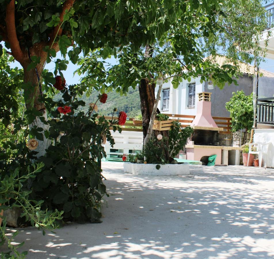 Casa Serena Asprogerakata Exterior foto